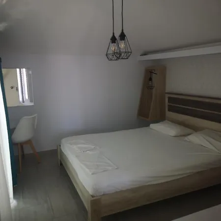 Gatos House 2 *