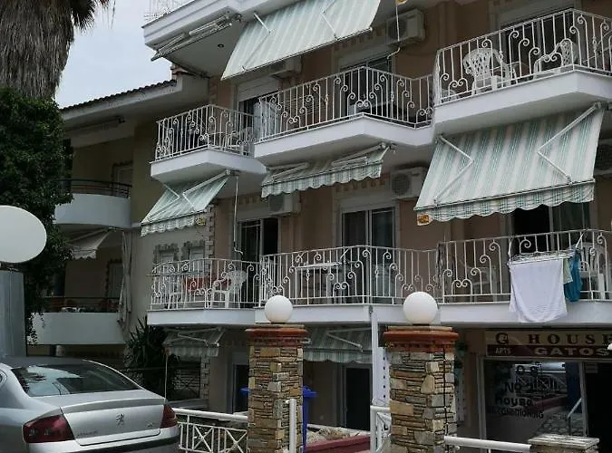 Gatos House 2 Hotel *