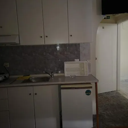 Gatos House 2 Hotell *