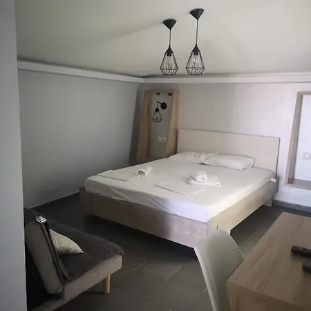 Gatos House 2 Hotel