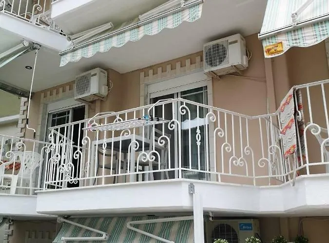 Gatos House 2 Отель Пефкохори